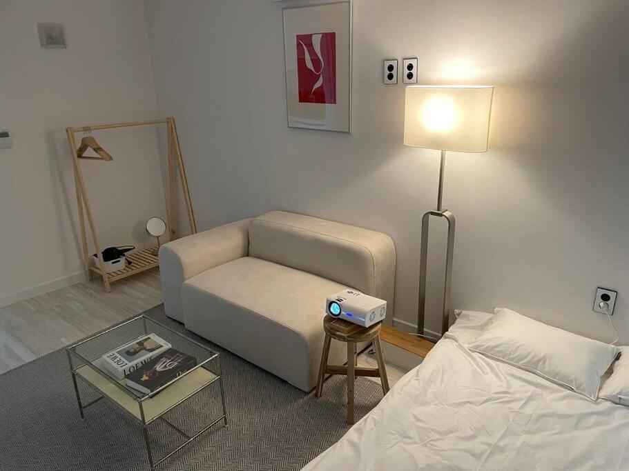 Here Apartment *
